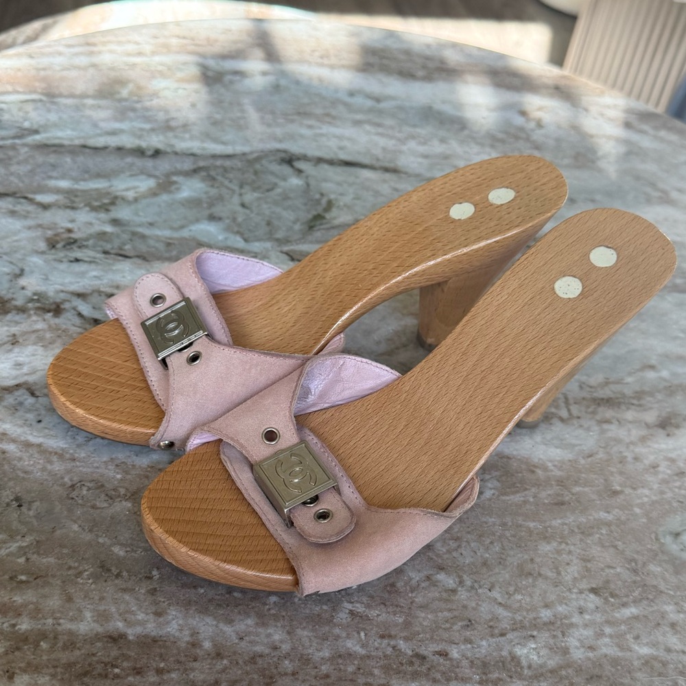Chanel Cruise 2005 vintage mules pink suede with Chanel logo buckle wooden 6 - Picture 8 of 15
